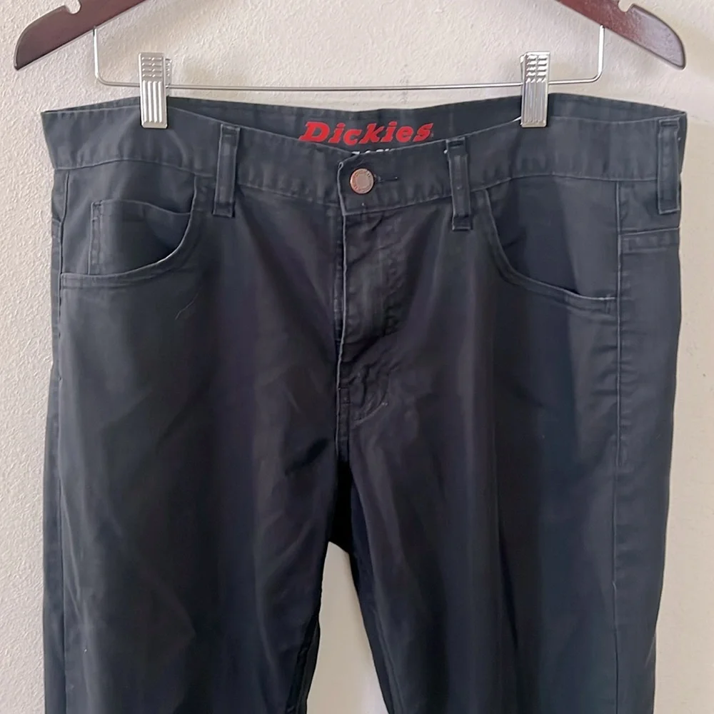 Dickies Flexible and Durable Cargo Men's Black Pants Utility Sleek Size 30x30
